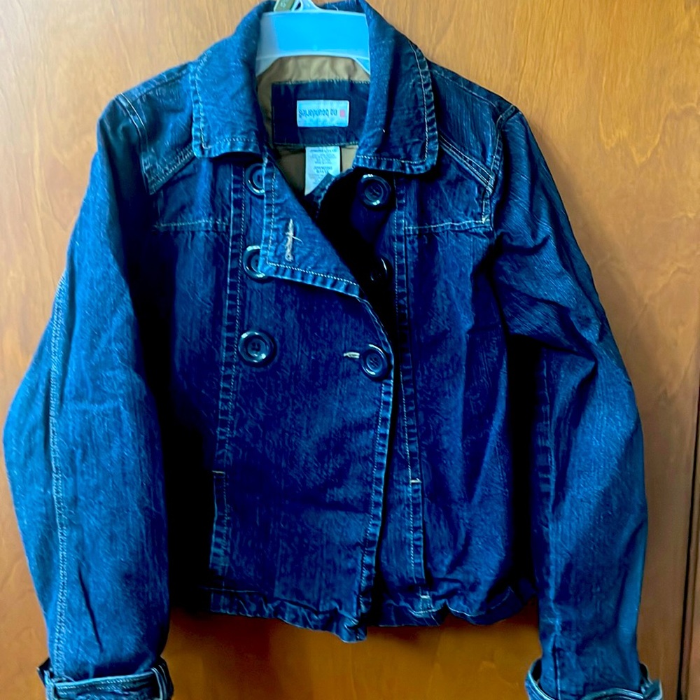 Nice lined denim jean jacket.
